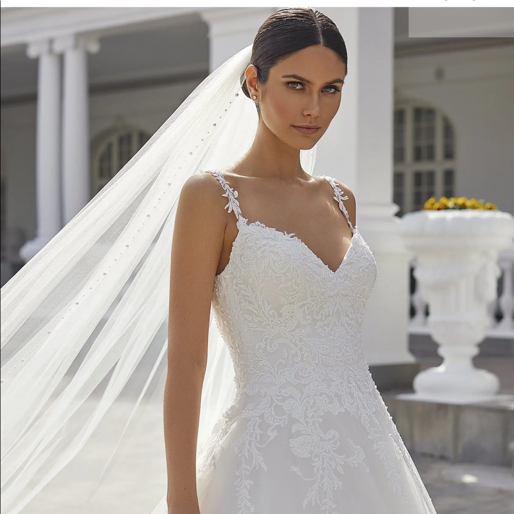 Pronovia Pearl Veil